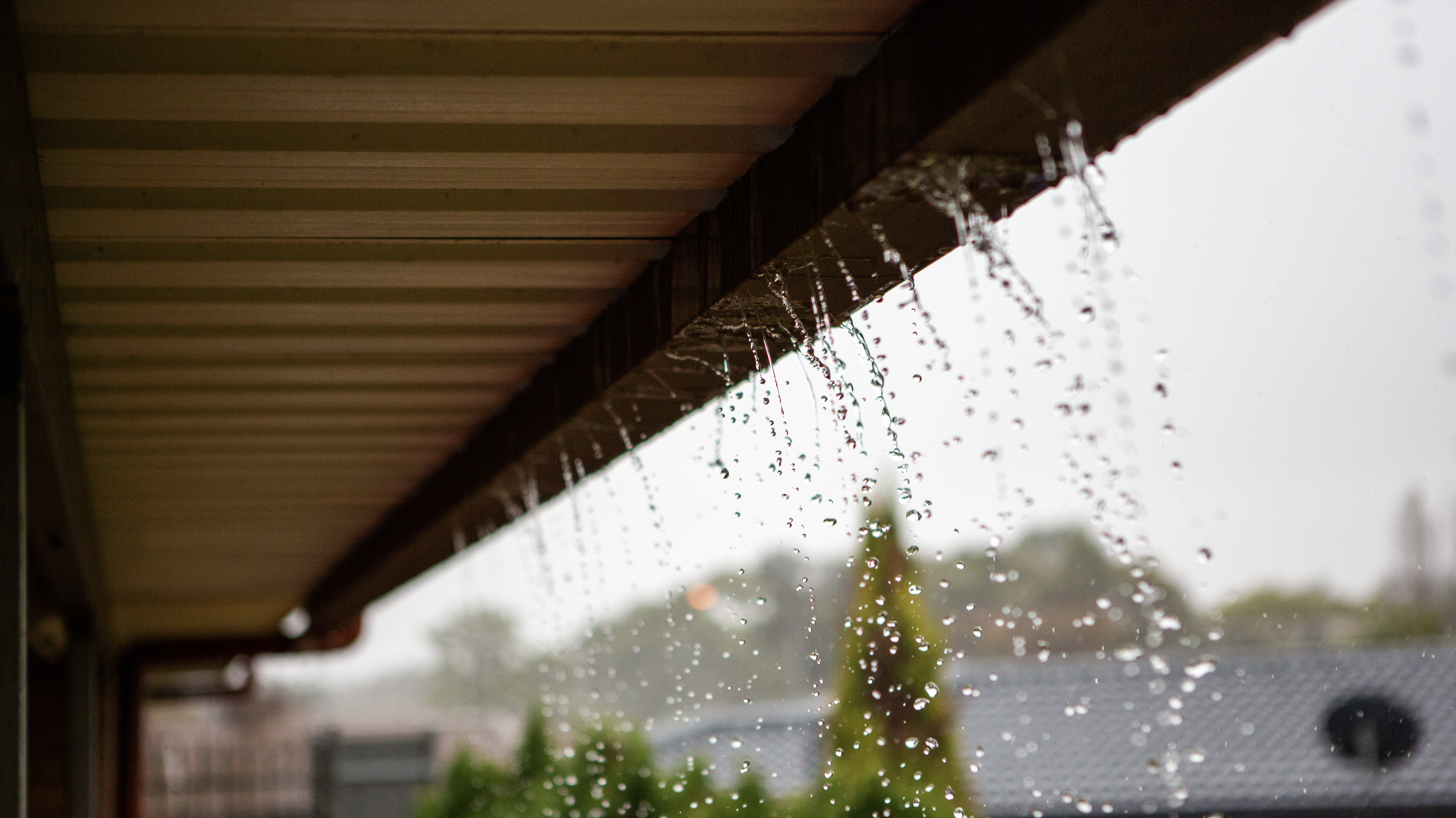 Featured image for “5 Benefits of Replacing Old or Worn-out Gutters”
